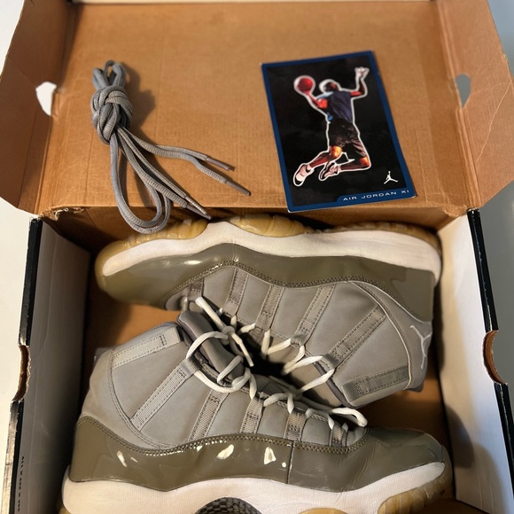 Air Jordan 11 Retro 200110